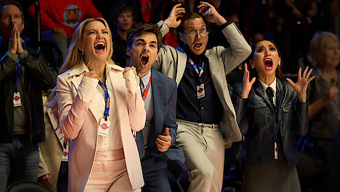 Kate Hudson as Isla Gordon, Drew Carver as Sandy Gordon, Scott MacArthur as Ness Gordon, and Brenda Song as Ali Lee in 'Running Point' Season 1.