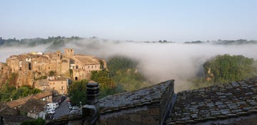 Atmospheric phenomenon, Mist, Morning, Haze, Fog, Geological phenomenon, Village, Stone wall, 