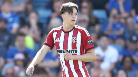 Louie Marsh in action for Sheffield United during a pre-season friendly