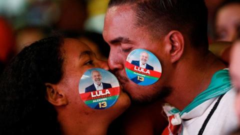 Lula supporters celebrate, 30 Oct 22