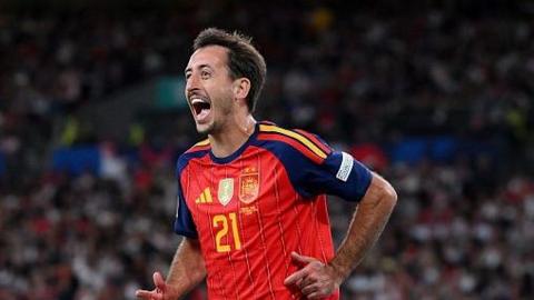 Oyarzabal scores for Spain against England