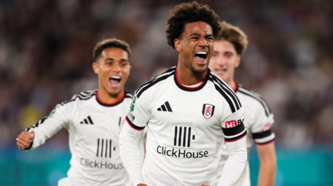 Oscar Bobb scores winner at West Ham