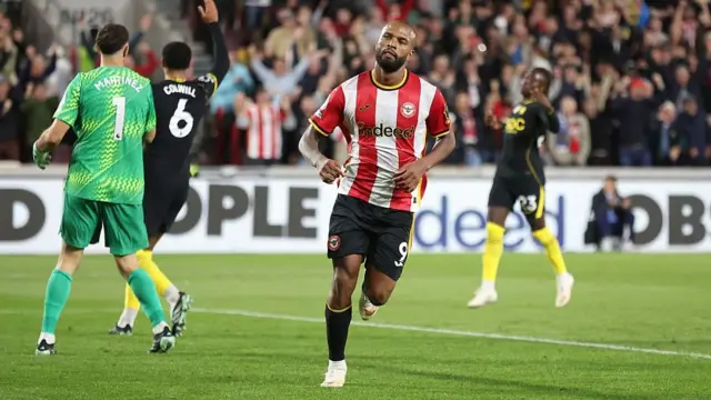  Brentford's Igor Thiago celebrates scoring his side's second goal during the Premier League 2026/27 match between Brentford and Chelsea FC at Gtech Community Stadium on September 18, 2026 in Brentford, United Kingdom.