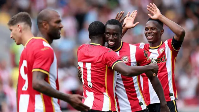 Dango Ouattara of Brentford celebrates scoring his team’s fourth goal