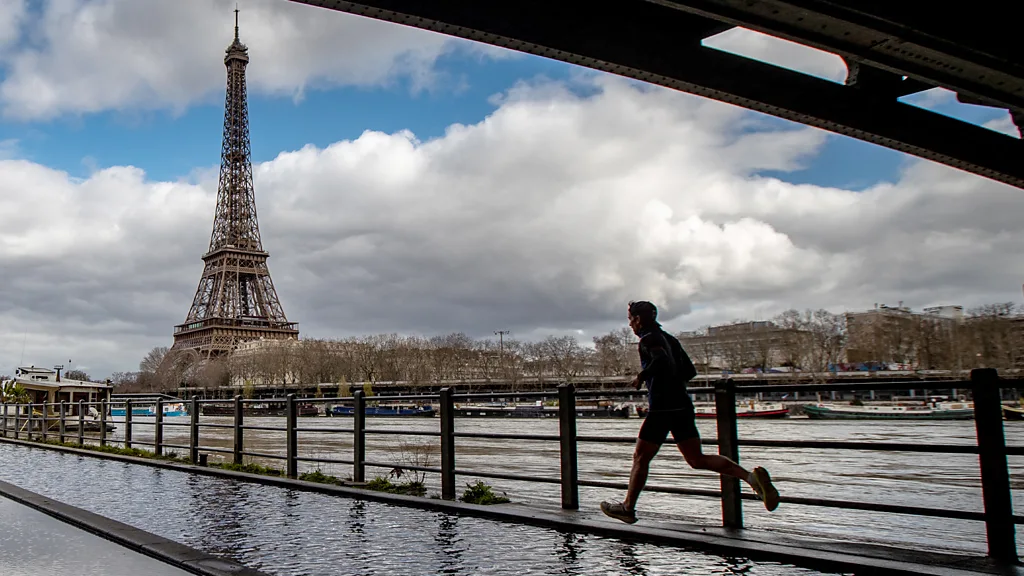 Silhouettes of people exercising (Credit: Getty Images)