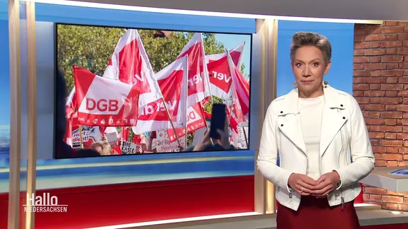 Moderatorin Christina von Saß im Studio von Hallo Niedersachsen.
