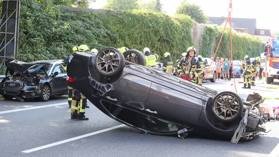 A23: Schwerer Unfall im Wacken-Rückreiseverkehr bei Hamburg.
