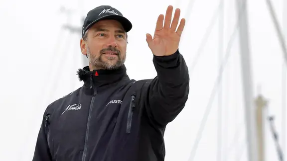 Segler Boris Herrmann an Bord seiner Malizia-Yacht