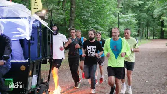 Rave-Run im Hamburger Volkspark.