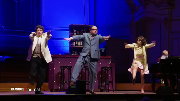 Szene aus der Heinz-Erhardt-Revue in der Laeiszhalle.