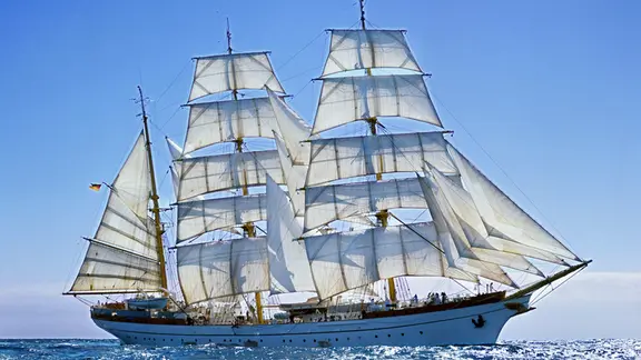 Die Gorch Fock unter vollen Segeln im Jahr 1976