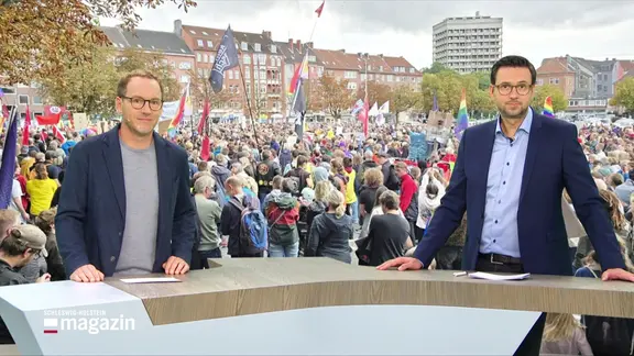 Christopher Scheffelmeier und Henrik Hanses moderieren das Schleswig-Holstein Magazin.