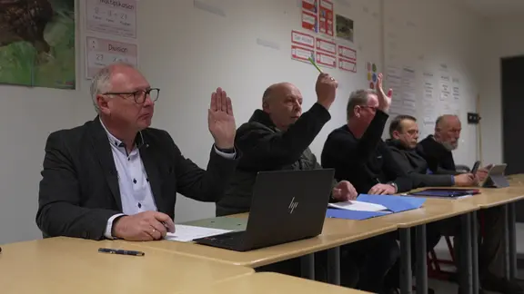Burkhard Dörrier (links) vertritt als ehrenamtlicher Bürgermeister den Flecken Bevern.