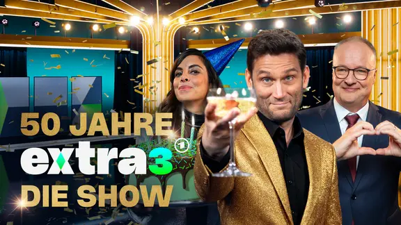 Collien Fernandes, Moderator Christian Ehring und Oliver Welke feiern 50 Jahre extra 3. (50 Jahre extra 3: Die Show vom 17.09.2026 in der Mediathek) (hat KI-generierte Elemente)