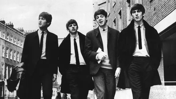 Die Beatles John Lennon, Ringo Starr, Paul McCartney und George Harrison (v. l. n. r.) 1963 in London.