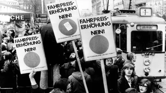 Demonstration gegen Fahrpreiserhöhungen in Hannover 1969.