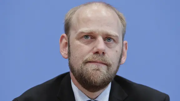 Porträtfoto des Ökonomen Ludger Wößmann.
