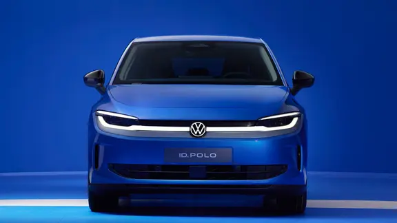 Die Fronstansicht des neuen VW ID Polo.