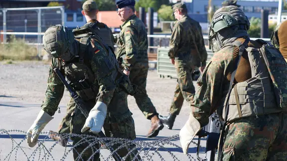 Bundeswehrsoldaten beim einer Übung im Hamburger Hafen.