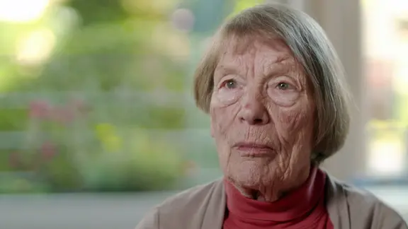 Brigitte Remertz erzählt vom Kriegsende 1945 in Greifswald.