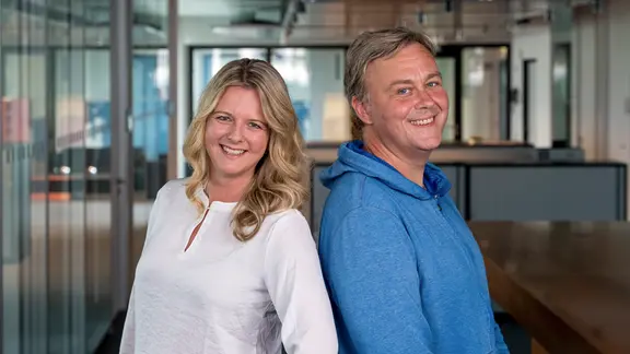 Die NDR 90,3 Moderatoren Nicole Steins und Philipp von Kageneck