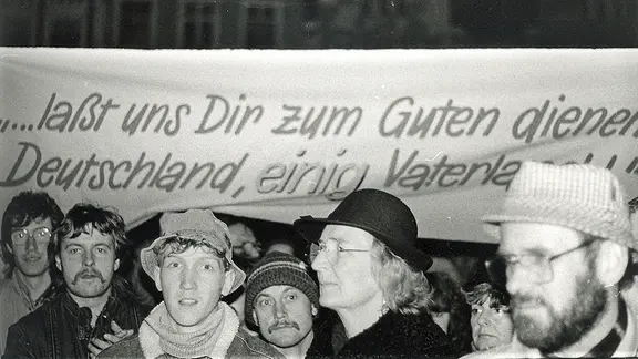 Schwarzweißbild von Demonstration 1989