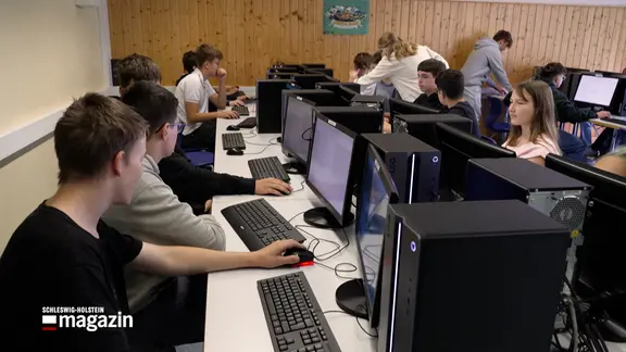 Schüler in einem PC-Arbeitsraum