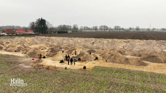 Blick auf die archäologischen Ausgrabungen in Kutenholz. 