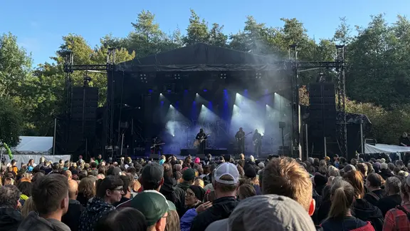 Am frühen Abend spielte die Kölner Band "Grenzkontrolle" in Jamel.