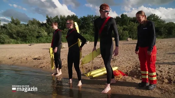 Vereinsmitglieder vom DLRG Jarplund-Weding im Einsatz am Wasser