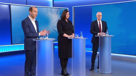 Dennis Thering (CDU), Katharina Fegebank (Grüne) und Peter Tschentscher (SPD) beim Triell zur Hamburger Bürgerschaftswahl.