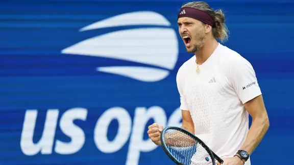 Alexander Zverev jubelt.