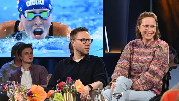 Die Para-Schwimmerin Tanja Scholz und ihr Ehemann Björn Scholz sind zu Gast in der NDR Talk Show am 13. Februar 2026.