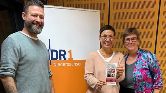 Moderatorin Martina Gilica mit Oliver Hofmann und Karina Springer-Kraeft
