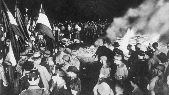 Bücherverbrennung durch die Nationalsozialisten in Berlin am 10. Mai 1933