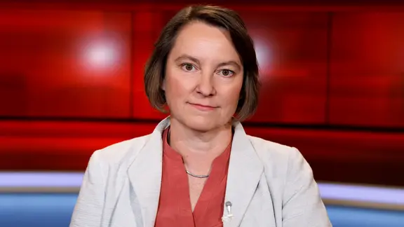 Henrike von Platen als Studiogast in der TV-Sendung "hart aber fair"