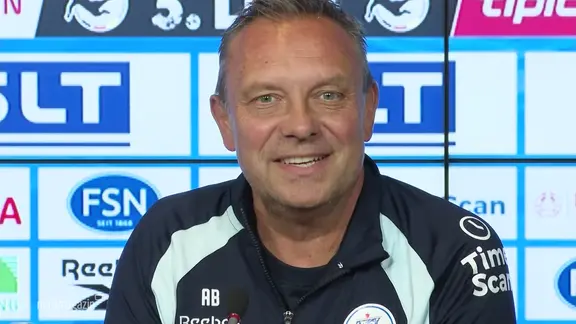 Der neue FC Hansa Rostock Trainer André Breitenreiter bei einer Pressekonferenz