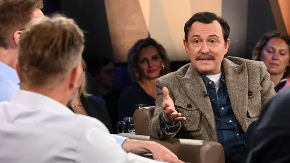 Der Modeinfluencer Ben Bernschneider ist zu Gast in der NDR Talk Show am 24. Juli 2026.