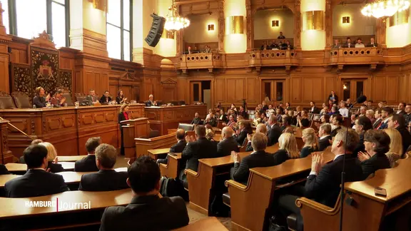 Die hamburgische Bürgerschaft während der Gedenkstunde zu 80 Jahren Kriegsende.