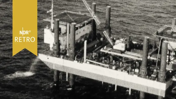 Bohrinsel in der Nordsee von oben (1964)