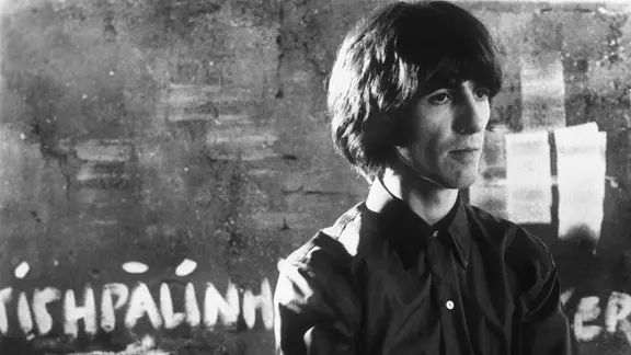 George Harrison, Leadgitarrist der Beatles, in den 60er-Jahren.