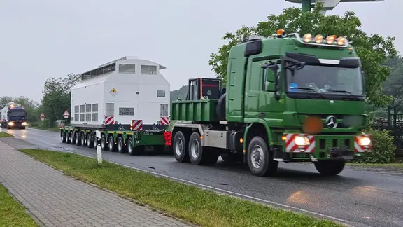 Atommüll-Transport nach Brokdorf.