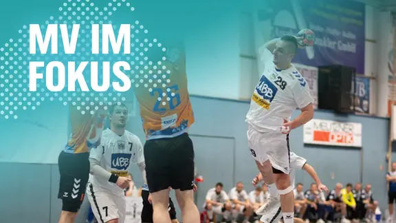 Handballspieler in Aktion.