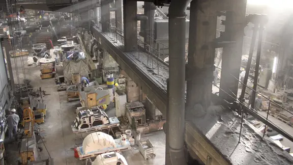 Letzte Woche in Torgelow: Schwerindustrie wie im 19. Jahrhundert. Ein Blick ins Hauptschiff der alten Halle.