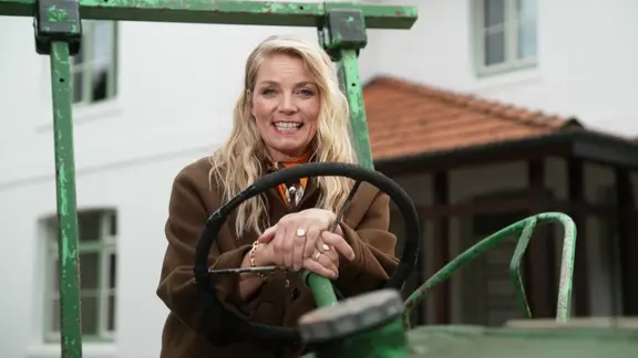 Dina Hille moderiert Rund um den Michel.