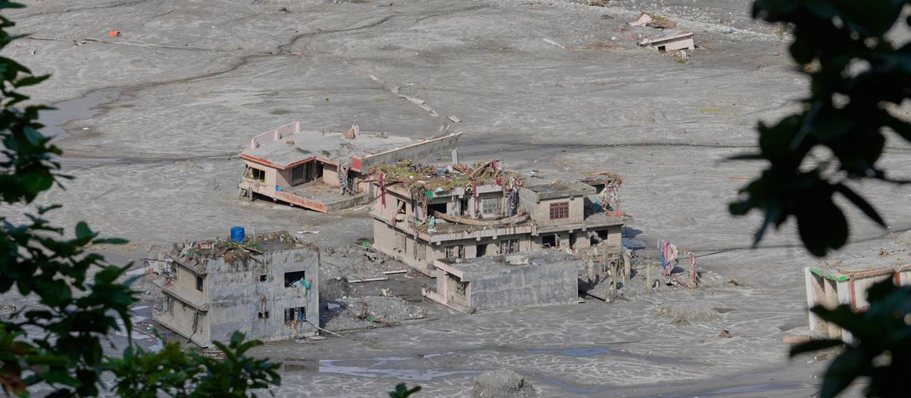 Zerstörte Häuser nach der Sturzflut in Nepal