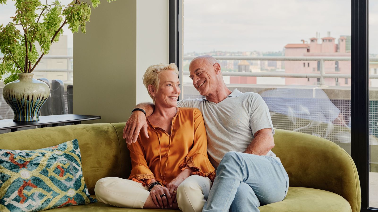 Zooey Deschanel’s Downtown Duplex, Christopher Meloni’s Aerie, and 5 More Open Doors to Get You in a New York State of Mind