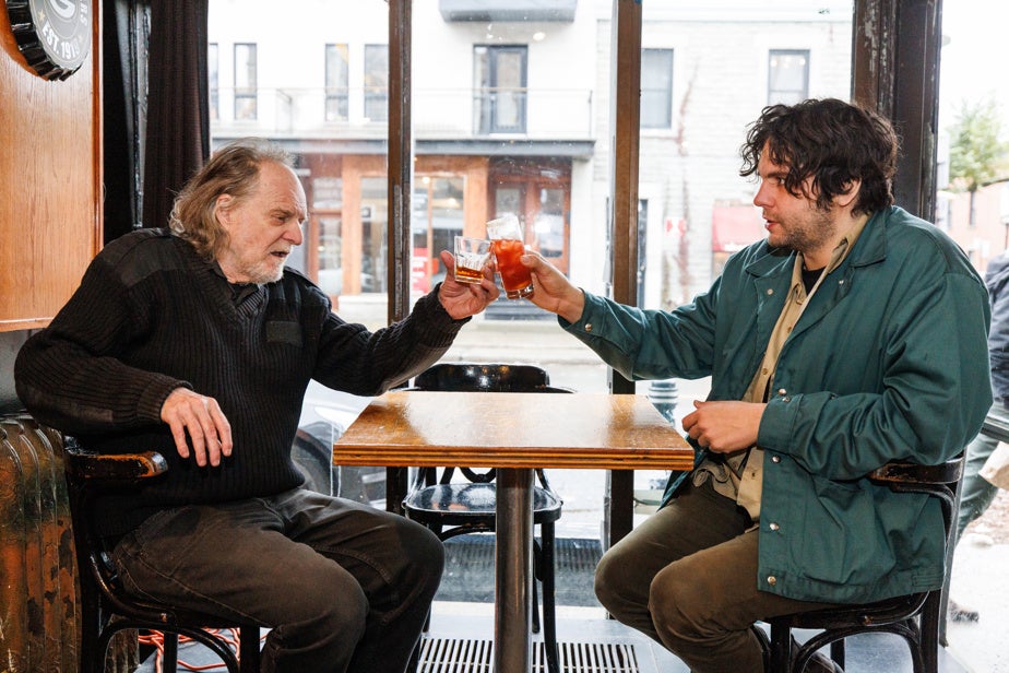 Faulkner et Burger | Quelques brandys avec les sans-papiers du country