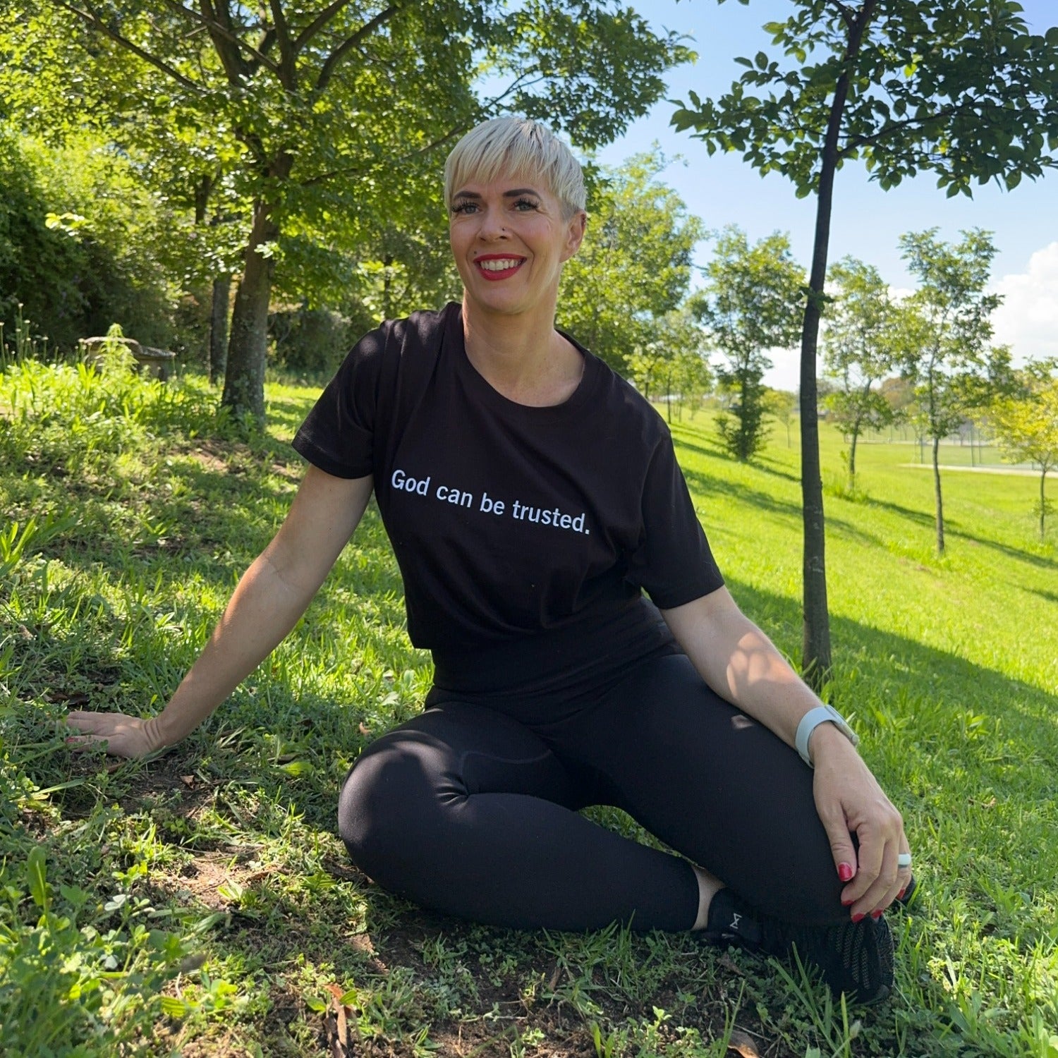 MrsM MERCH - God can be trusted. T-shirt