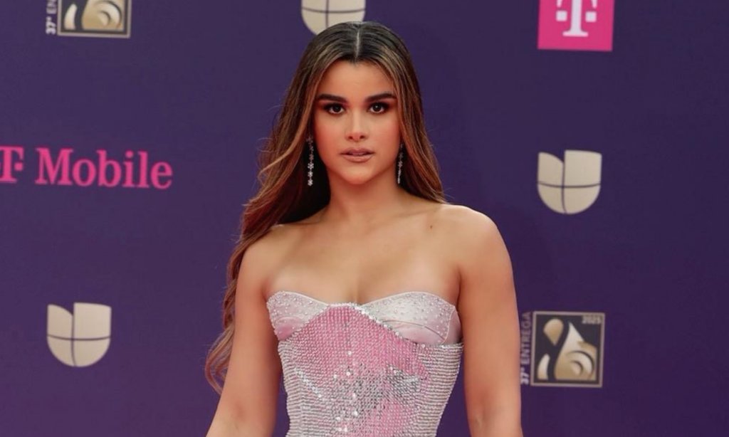 El look de belleza de Clarissa Molina en Premio Lo Nuestro